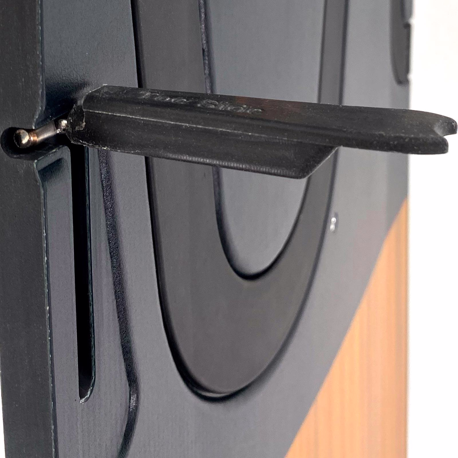 Connection pins for TRIP Kiteboard